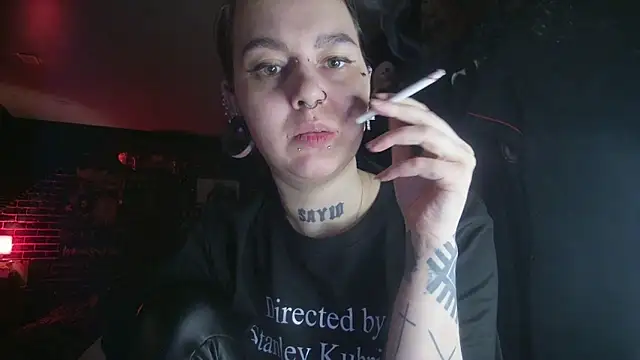 MoorderxDoll online show from February 9, 2025, 6:37 pm