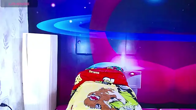 Snapshot of Cristalxxts chatting on October 18, 2025, 9:17 pm Cristalxxts online show from October 18, 2025, 9:17 pm