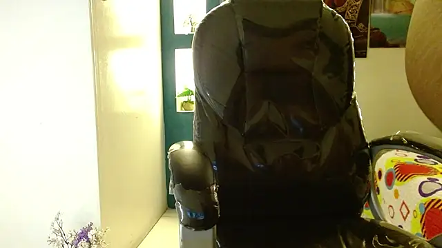 Snapshot of apolo_98 chatting on December 3, 2024, 4:00 pm apolo 98 online show from December 3, 2024, 4:00 pm