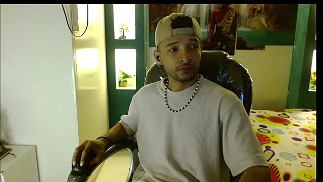 Snapshot of apolo_98 chatting on December 14, 2024, 12:44 pm apolo 98 online show from December 14, 2024, 12:44 pm