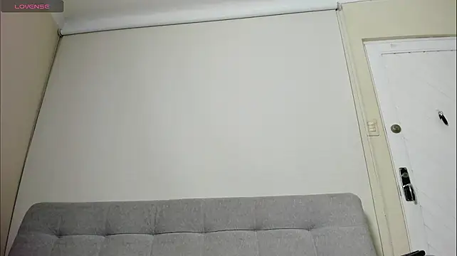 AliciaMiilf online show from May 5, 2026, 10:57 pm