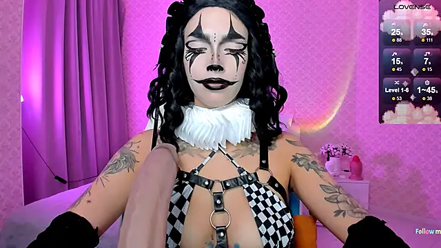 Snapshot of LeylaNoiry chatting on December 2, 2025, 3:47 pm LeylaNoiry online show from December 2, 2025, 3:47 pm