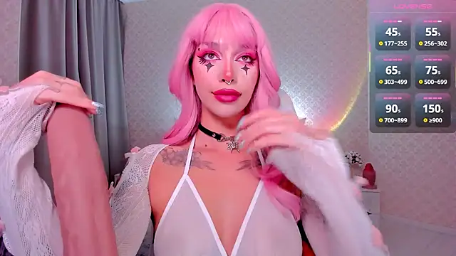 Snapshot of LeylaNoiry chatting on November 22, 2025, 1:21 pm LeylaNoiry online show from November 22, 2025, 1:21 pm