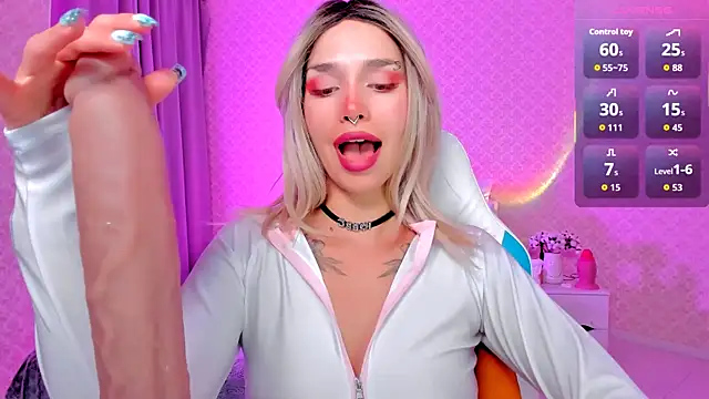 Snapshot of LeylaNoiry chatting on November 23, 2025, 5:23 pm LeylaNoiry online show from November 23, 2025, 5:23 pm