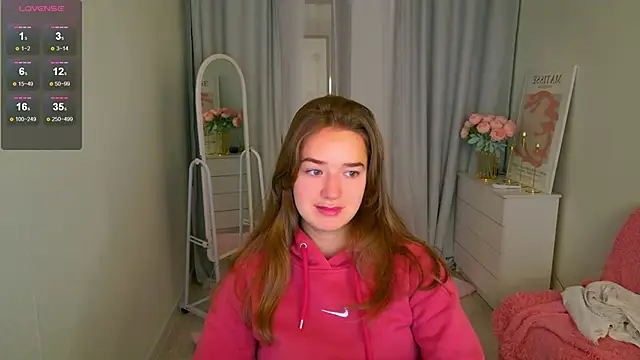 LovelyJessie online show from November 27, 2025, 1:44 pm