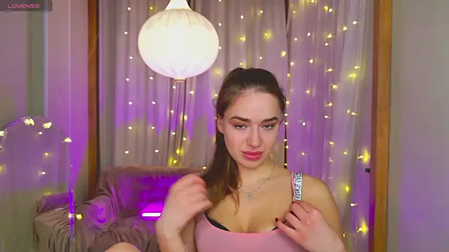 LovelyJessie online show from January 6, 2025, 1:52 pm