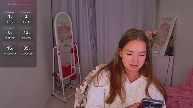 LovelyJessie online show from February 19, 2026, 2:03 pm