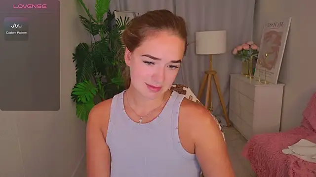 Snapshot of LovelyJessie chatting on June 7, 2026, 2:22 pm LovelyJessie online show from June 7, 2026, 2:22 pm