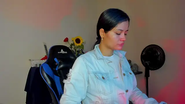 Snapshot of scarlet-kennedy98 chatting on February 16, 2026, 6:17 pm scarlet-kennedy98 online show from February 16, 2026, 6:17 pm