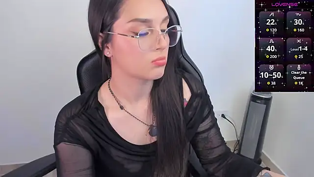 anaveleeez online show from July 26, 2026, 9:43 pm