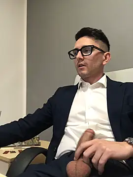 masterboss  online show from April 15, 2026, 11:49 am