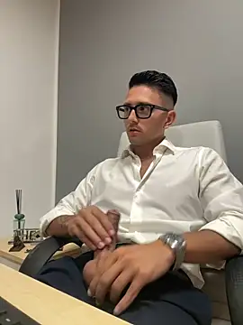Snapshot of masterboss_ chatting on September 26, 2025, 11:50 am masterboss online show from September 26, 2025, 11:50 am