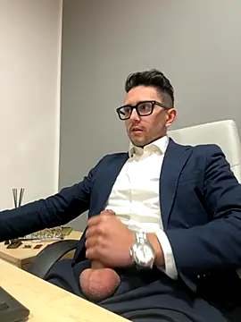 masterboss  online show from November 24, 2025, 12:49 pm