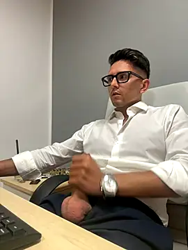 Snapshot of masterboss_ chatting on September 11, 2025, 1:22 pm masterboss online show from September 11, 2025, 1:22 pm