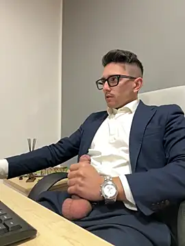 masterboss  online show from November 17, 2025, 12:31 pm