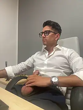 Snapshot of masterboss_ chatting on September 19, 2025, 11:47 am masterboss online show from September 19, 2025, 11:47 am