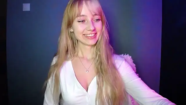 LuciaYoung online show from October 8, 2025, 6:19 pm