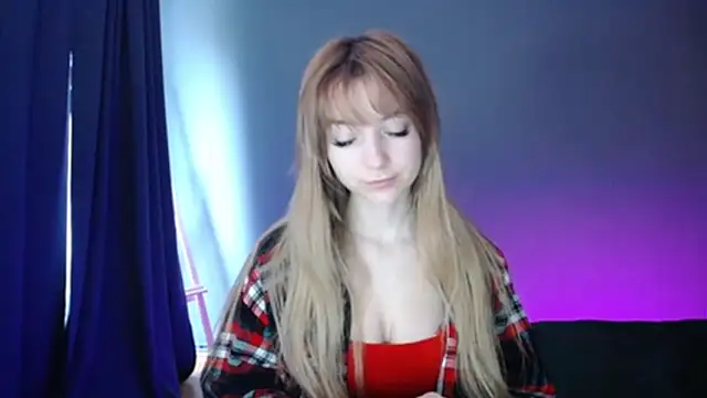 LuciaYoung online show from March 3, 2025, 7:24 am