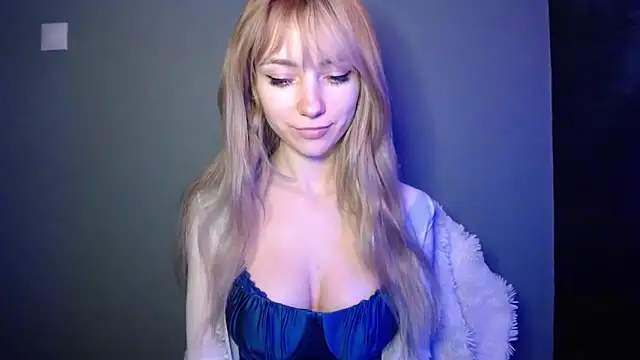 Snapshot of LuciaYoung chatting on January 31, 2026, 7:34 pm LuciaYoung online show from January 31, 2026, 7:34 pm