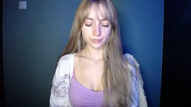 LuciaYoung online show from October 15, 2025, 6:27 pm