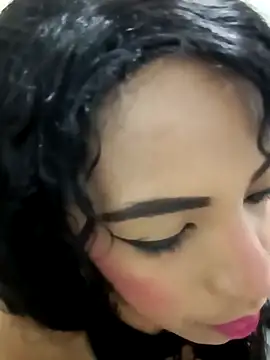 Issa Km  online show from April 15, 2026, 10:21 pm