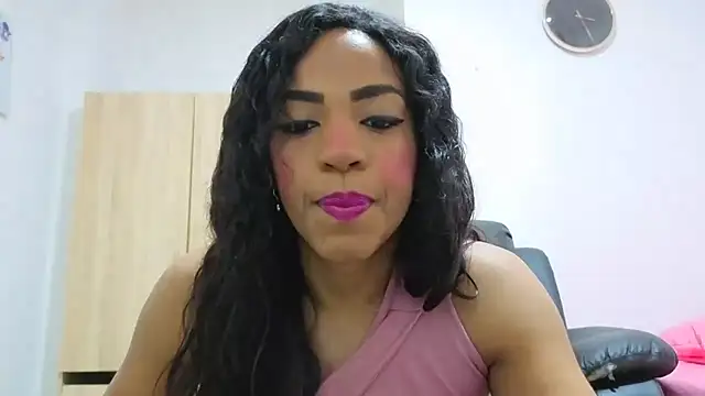 Issa Km  online show from March 12, 2026, 12:05 am