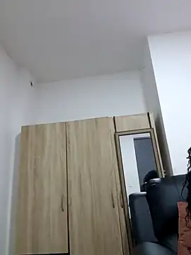 Snapshot of Issa_Km_ chatting on April 28, 2026, 3:11 am Issa Km online show from April 28, 2026, 3:11 am