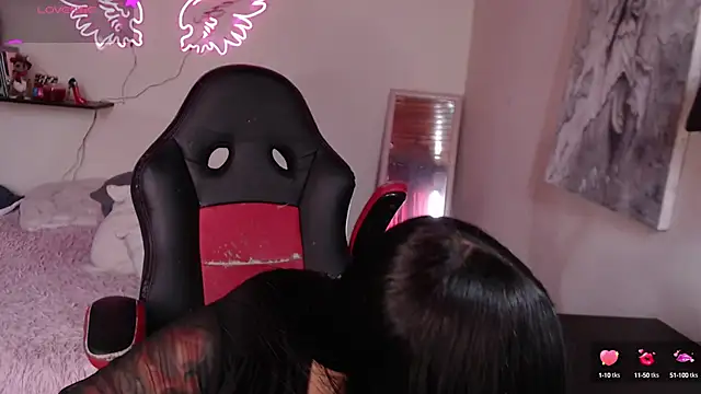 MissDennise online show from October 16, 2025, 5:21 pm