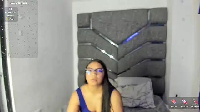 Latinos couples online show from August 4, 2026, 3:44 am