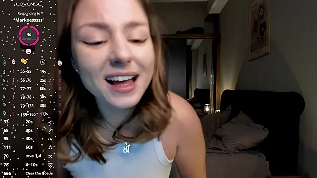 Snapshot of ThreeshaWhite chatting on January 11, 2026, 2:13 pm ThreeshaWhite online show from January 11, 2026, 2:13 pm