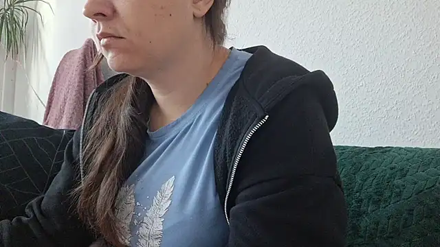 Cyndee Winter online show from November 22, 2025, 12:26 pm