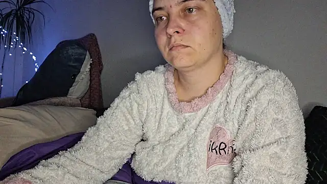 Cyndee Winter online show from November 3, 2025, 7:50 pm