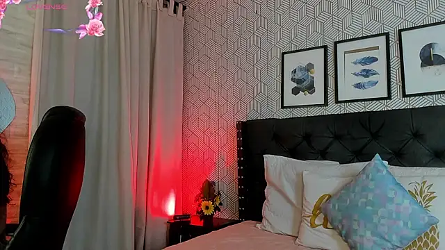 emma  smith1 online show from March 7, 2025, 12:34 pm