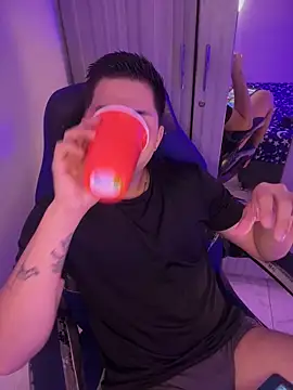 Niicky1  online show from April 9, 2026, 10:38 pm