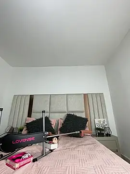 Breisy bigboobs online show from May 18, 2026, 7:51 pm