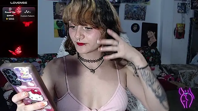 kitty22  online show from December 23, 2025, 1:49 am