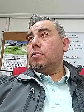 Snapshot of Manolete007x chatting on November 27, 2025, 11:49 pm Manolete007x online show from November 27, 2025, 11:49 pm