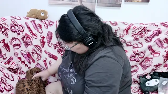 Nadine asian online show from February 25, 2026, 4:01 am