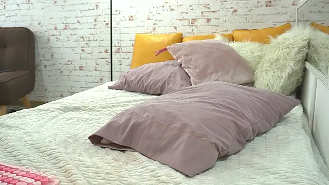 Sofhia cruz online show from February 27, 2026, 7:46 pm