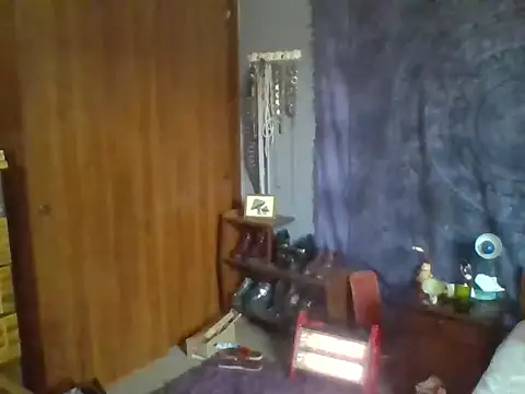 Snapshot of Fo0xybby chatting on May 17, 2026, 9:04 pm Fo0xybby online show from May 17, 2026, 9:04 pm