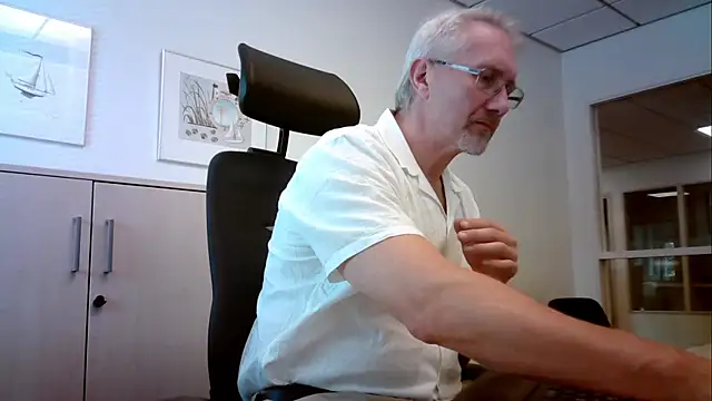 tom-swede online show from July 17, 2026, 11:40 am