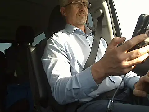Snapshot of tom-swede chatting on June 8, 2026, 4:07 pm tom-swede online show from June 8, 2026, 4:07 pm