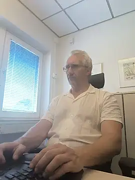 tom-swede online show from July 24, 2026, 1:29 pm