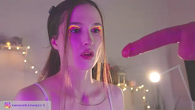 NeonShine online show from February 25, 2026, 6:46 am