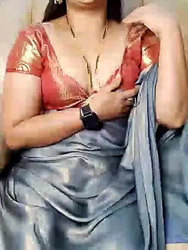 Traditional Housewife  online show from January 17, 2025, 3:43 pm