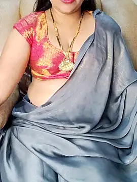 Traditional Housewife  online show from February 18, 2025, 1:32 am