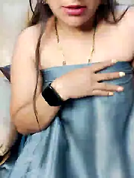 Traditional Housewife  online show from February 8, 2025, 4:36 am