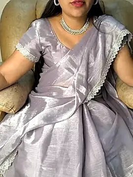 Traditional Housewife  online show from February 13, 2025, 5:33 pm