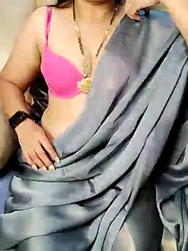 Traditional Housewife  online show from February 8, 2025, 1:32 am