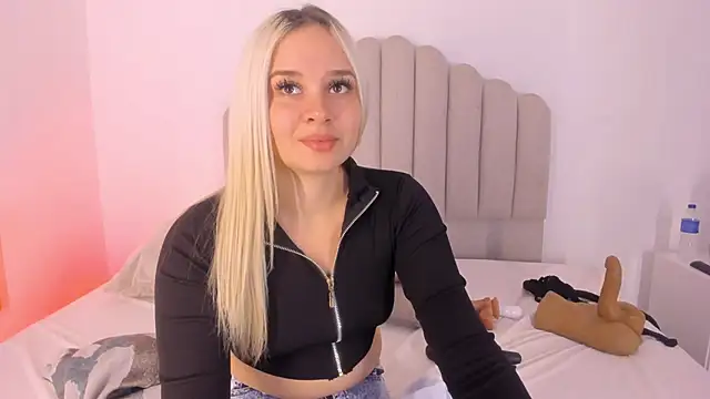 sofia pamela online show from November 30, 2025, 5:25 pm